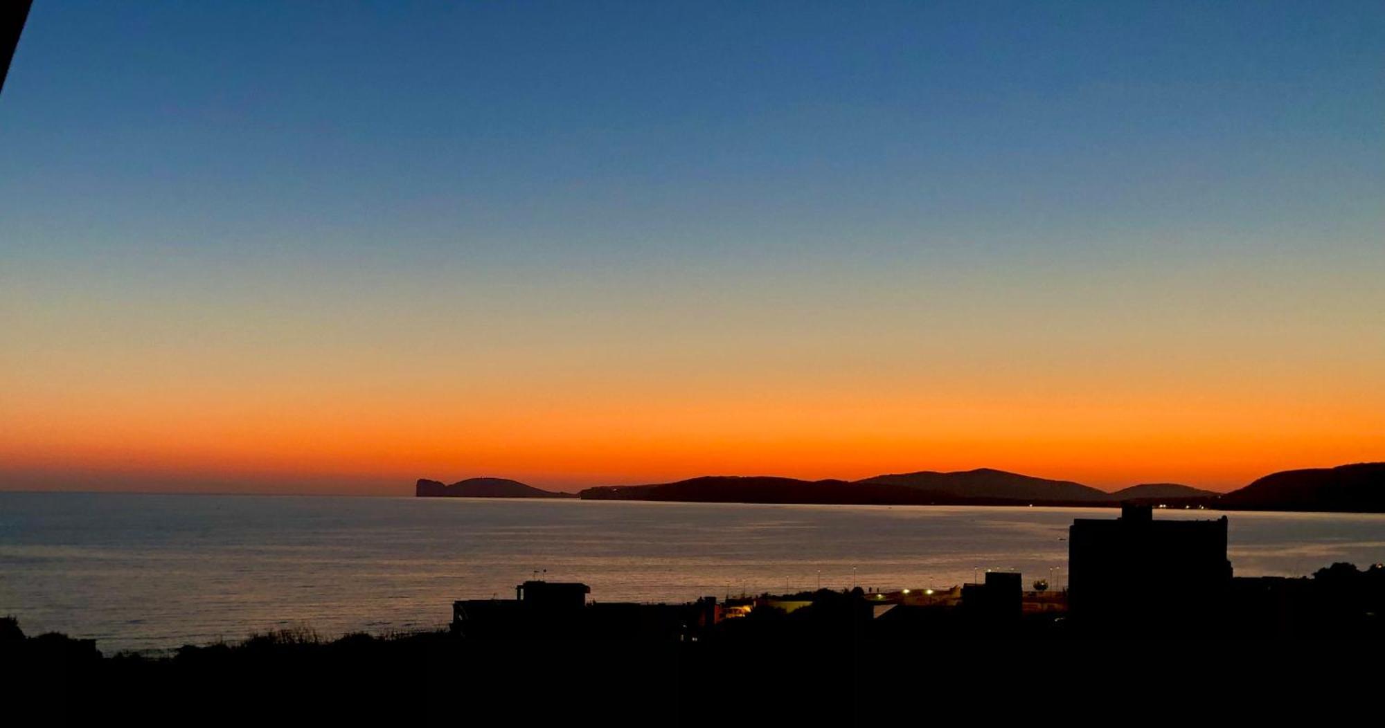 Casa Comoda A Due Passi Dal Lungomare อาลเกโร ภายนอก รูปภาพ